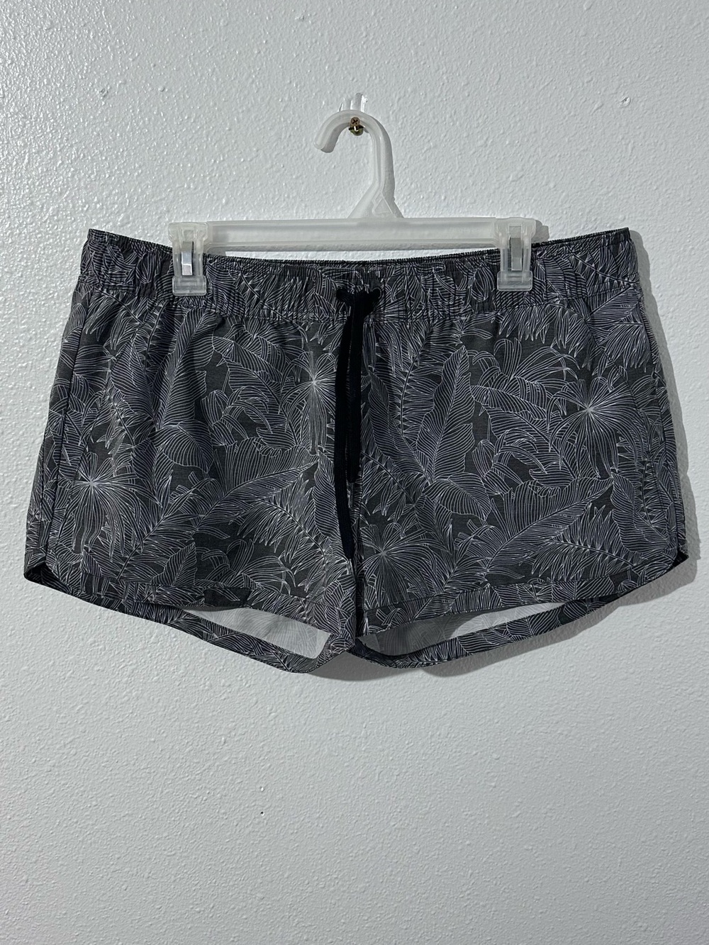 Prana Black Leaf-Print Athletic Shorts